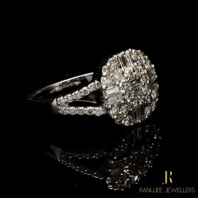 A solitaire that speaks volumes—timeless, elegant, and forever dazzling. ✨💍 Elevate your style with the brilliance of fine diamonds from Ranujee Jewellery. #LuxuryRedefined
#RanujeeJewellery #FineJewellery #DiamondRing #SolitaireLove #LuxuryJewelry #TimelessElegance #DazzlingDiamonds #JaipurJewelry #JewelsOfIndia #SparkleEveryday