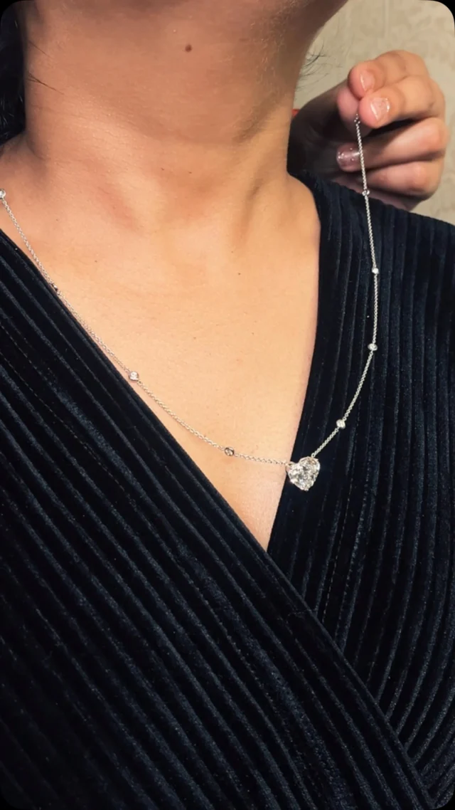 Two pendants, two moods — the romantic charm of a heart-shaped solitaire and the delicate sparkle of a diamond-studded flower. Which one speaks to you?

#DBJJewelry #SolitairePendant #HeartShapeDiamond #FlowerPendant #DiamondElegance #LuxuryJewelry #TimelessSparkle #EverydayGlam #CraftedToShine #PendantPerfection