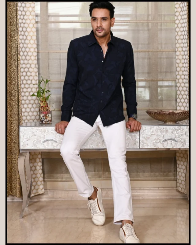Unleash a refined edge with our navy blue shirt, detailed with a subtle abstract floral print. Whether it's a casual day out or an evening get-together, this shirt brings effortless style to every occasion. 🌸💙

#MensStyle #NavyBlueShirt #FloralPrintShirt #MensFashion2025 #StyleConscious #ModernMenswear #FashionVibe #OOTDMen #TrendingNow #WardrobeGoals