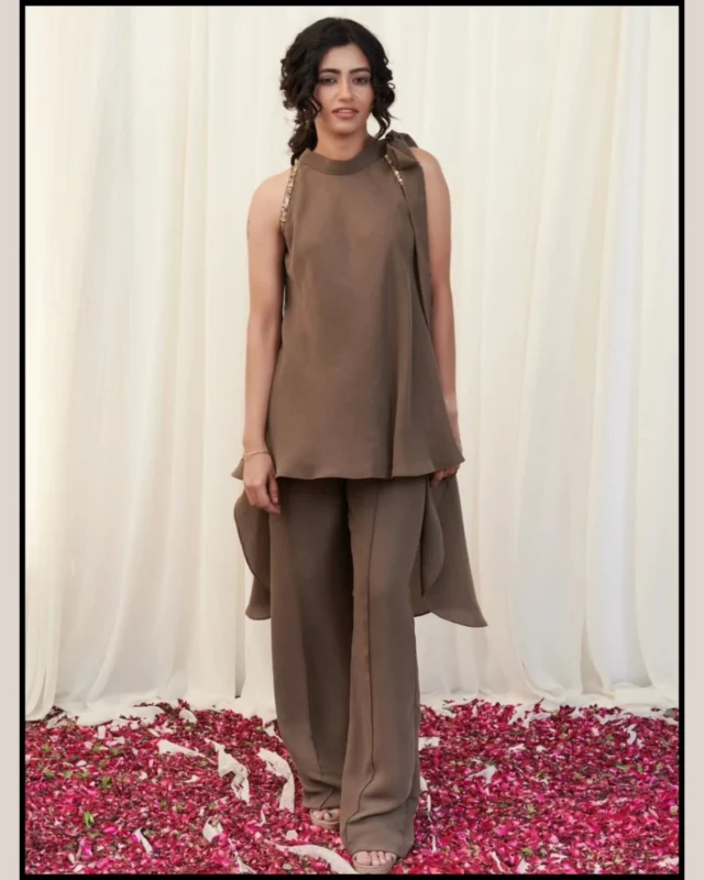 Unveiling the new design for women's wear by Autograph – where elegance meets the edge. ✨
This rich brown silhouette is all about flow, flair, and fierce feminine vibes.
Style that speaks without trying too hard. 💫 #AutographStyle #AutographWomen #NewDesignDrop #ootd #ModernElegance #ChicWear #WomenWithStyle #DesiTrends #OutfitGoals #WardrobeUpdate #StyleDiaries #InstaStyle #BrownIsBeautiful #FashionReel #TrendingFits #MinimalGlam #WomensWear #IndianStyleFiles #StatementLook