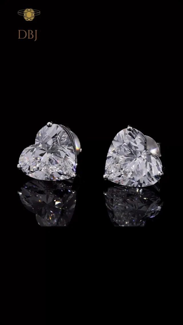 Love, locked in sparkle. 💖
These heart-shaped solitaire diamond earrings say it all — timeless, elegant, and endlessly romantic.

#HeartShapeDiamonds #SolitaireEarrings #DBJJewelry #DiamondElegance #LuxuryJewelry #TimelessRomance #SparkleWithLove #EverydayGlam #JewelryWithHeart #CraftedToShine