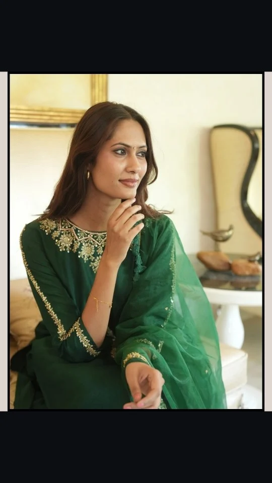 Delicate embroidery, timeless designs, and colors that speak your vibe. 🌸
Because every woman deserves a touch of heritage in her wardrobe. 💫
#autographmanwomen #shopnow #luxuryfashion #wardrobegoals #womenwear#Fashion #OOTD #Style #InstaFashion #Vintage #FashionBlogger #Fashionista #StreetStyle #Stylish #womenfashion #fashion #onlineshopping #style #women #fashionstyle #womenstyle #fashionista