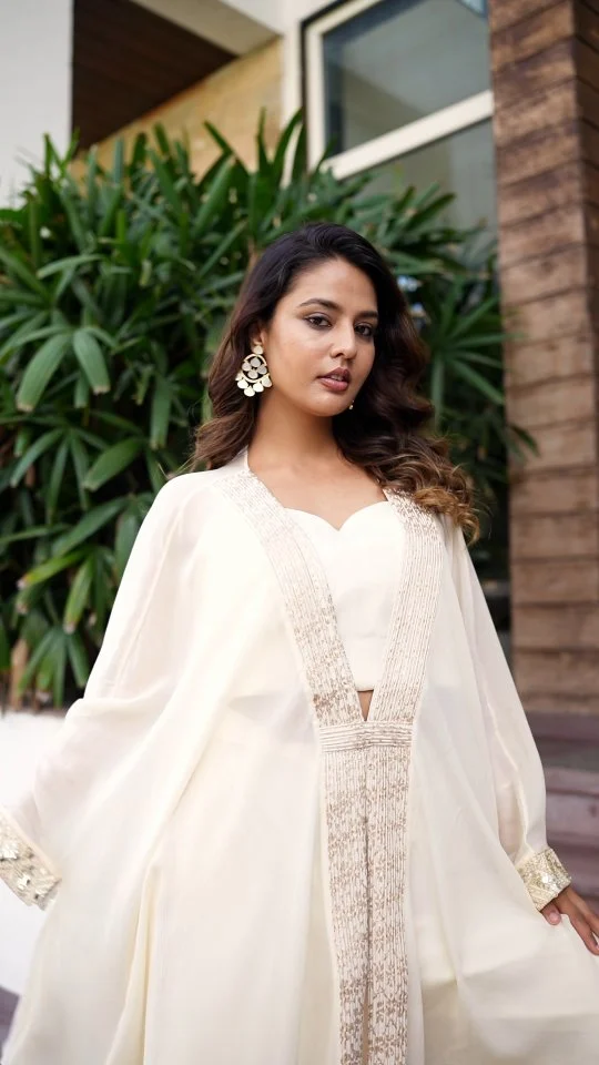 Command the moment.
This cape set from Autograph Man redefines modern menswear a fusion of bold structure and timeless elegance, layered to perfection for those who move with purpose.[AutographMan ,LuxuryMenswear ,ModernElegance ,StatementStyle ,ContemporaryMenswear ,DesignerOutfit ,TimelessFashion ,FashionWithPurpose ,SignatureStyle]