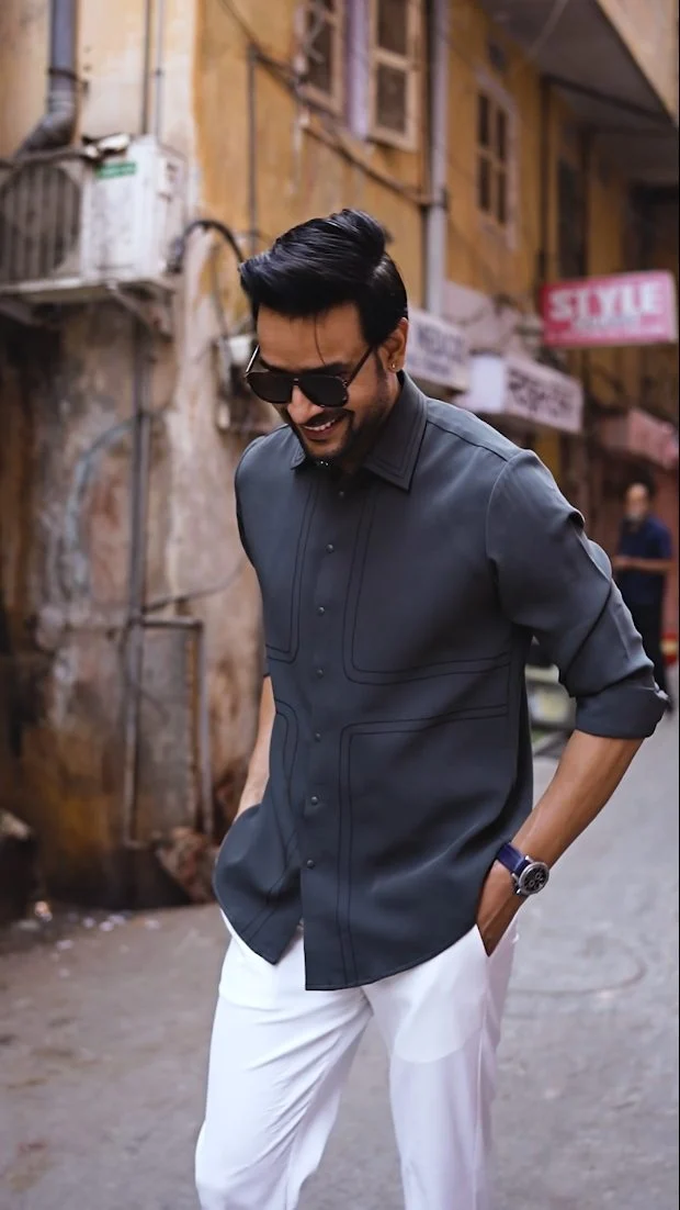 When style speaks before you do.
Clean lines, sharp fits, and confidence that never goes unnoticed.[ men’s fashion, styling guide for men, designer menswear, modern ethnic wear, bespoke outfits, premium shirts, fashion studio, luxury clothing ]#autographman #mensfashion #mensstyle #styleguideformen #modernmenswear