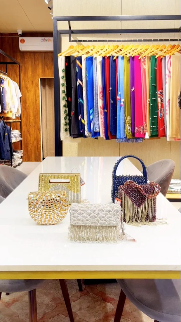 One bag for every mood, every moment.
From everyday elegance to statement style carry what defines you.[ designer bags, women’s accessories, luxury handbags, everyday bags, statement accessories, fashion studio, premium fashion]#autographwoman #bagslover #designerbags #handbagstyle #fashionaccessories