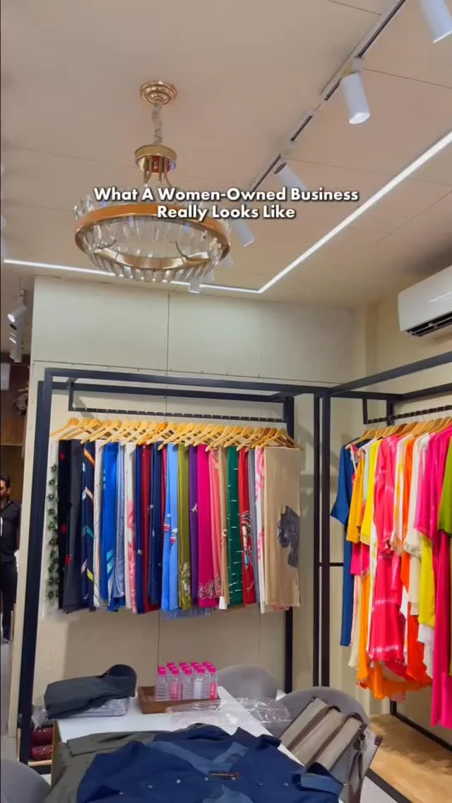 This is what a woman-owned fashion brand looks like bold ideas, thoughtful design, and style with a story. ✨[women-led brand, women in fashion, designer womenswear, modern ethnic wear, fashion studio, premium clothing, women entrepreneurs]#autograph #womenownedbusiness #womeninfashion #womenledbrand #womensfashion