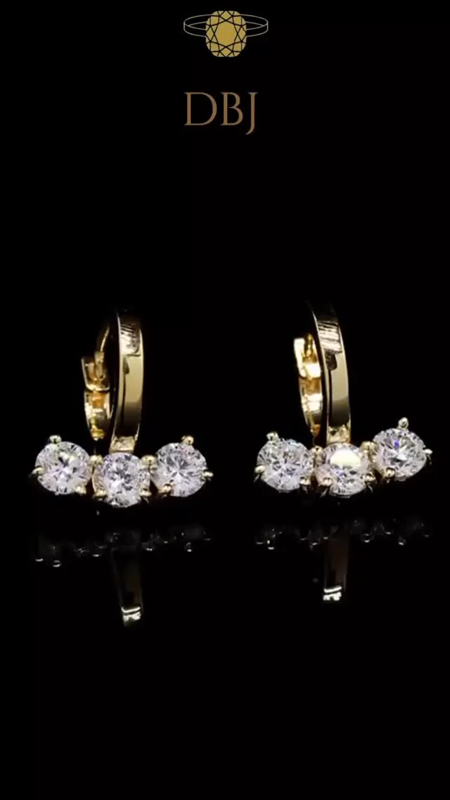 Understated brilliance with timeless charm.
These round solitaire small danglers bring together delicate movement and radiant sparkle — a refined expression of everyday luxury. ✨💎#DBJ #DBJJewels #RoundSolitaire #DiamondDanglers #SolitaireEarrings LuxuryJewellery FineDiamondJewellery TimelessElegance EverydayLuxury RefinedBrilliance SignatureJewels ElegantSparkle 💎✨